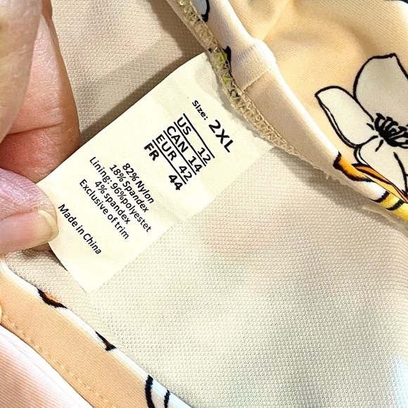 NWOT — Vintage Style Tropical Floral Bikini with Tie Halter Strap Size 12 - Picture 4 of 8